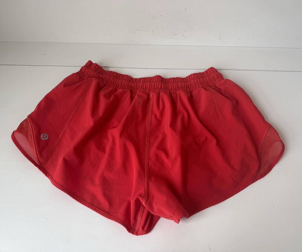 Lululemon Women’s Size 8 Inseam 2.5” Hotty Hot Shorts Low Rise Red W7ARKR